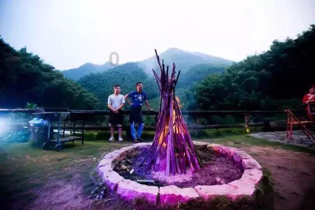 黄仁勋、苏姿丰赚的钱,扎克伯格、马斯克们正在烧,奥特曼也想分一杯羹