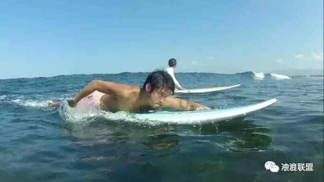 憨豆先生找小熊